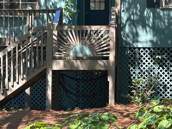2nd image of 27 41st Ave