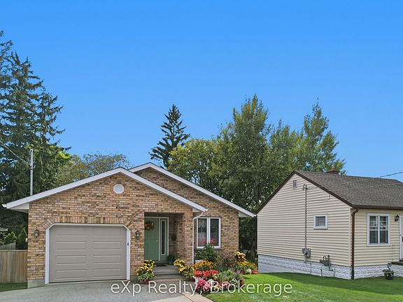 2nd image of 565 9th St