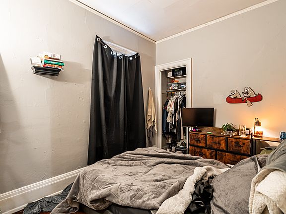3rd image of 2937 N Maryland Ave #1