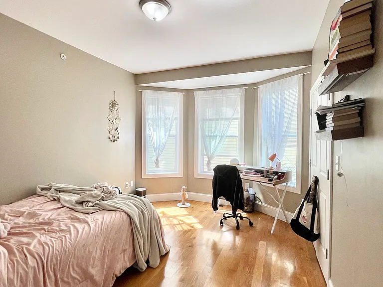 17 Mansfield St #1 — Photo 8