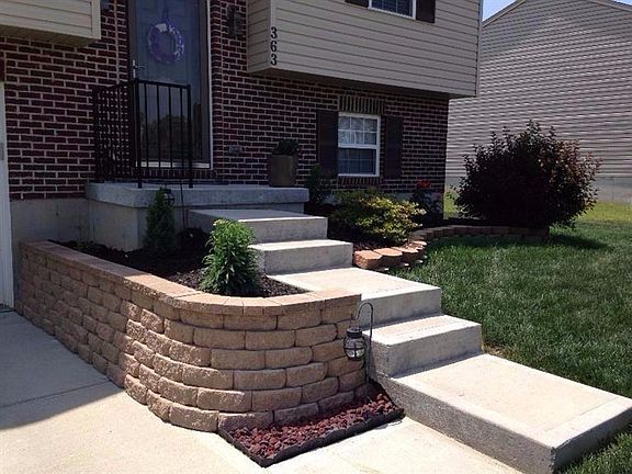 3rd image of 363 Rocky Pointe Ct
