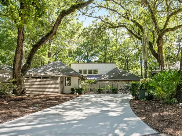 15 Dewberry Lane, Hilton Head Island, SC 29928