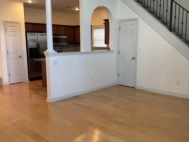 1371 Island Town Dr — Photo 3