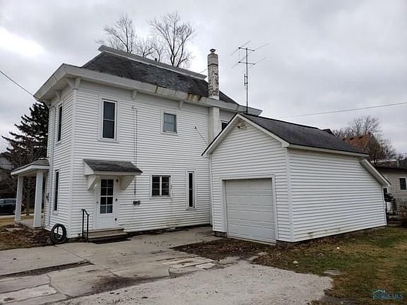 2nd image of 220 E Stevenson St