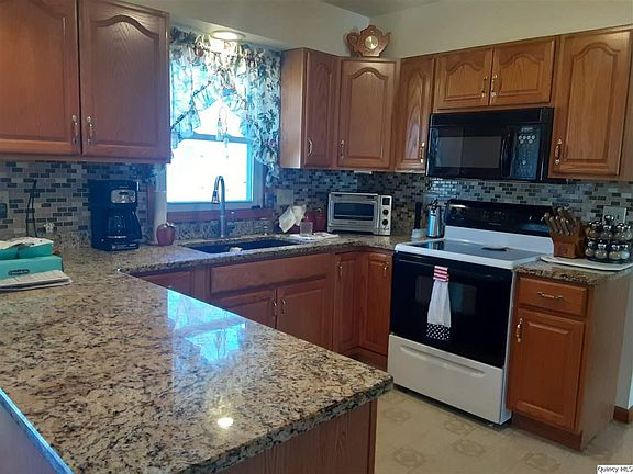 3rd image of 3107 Brentwood Dr
