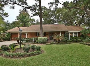 10214 Raritan Dr, Houston, TX 77043