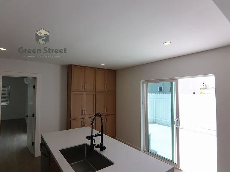 6831 Amherst St — Photo 11