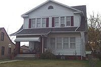 1st image of 833 E Lucius Ave