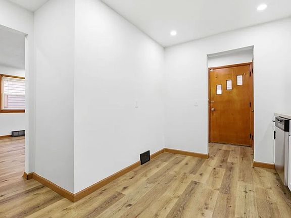 4th image of 4422 E 141st St