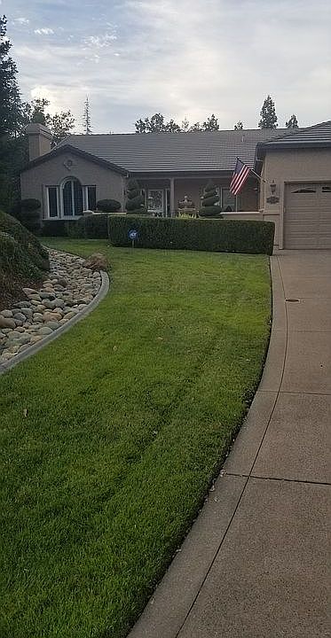 1st image of 889 Yosemite Ln