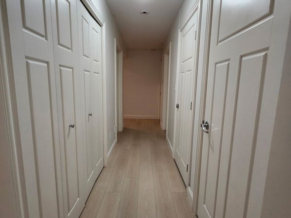 2 bedroom rental in Surrey — photo 15