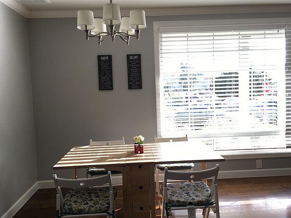 Open floor plan dining area