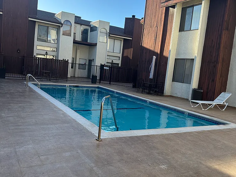6323 Reseda Blvd #33 — Photo 11