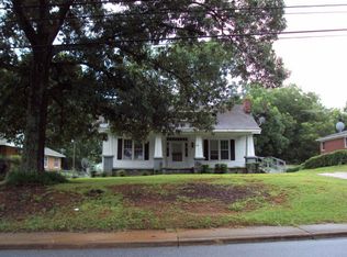 1120 Cambridge Ave E, Greenwood, SC 29646