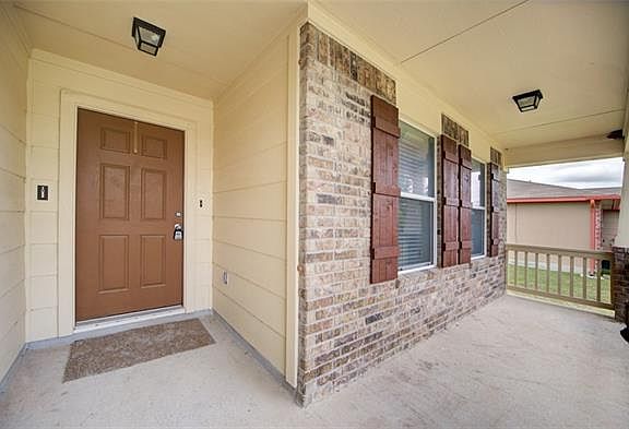 4th image of 310 McCoy Ln