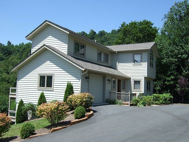 1st image of 395 Silver Springs Dr