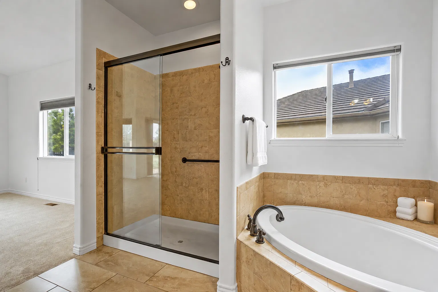 4 bed, 2854 sqft, $2,771 — Photo 3