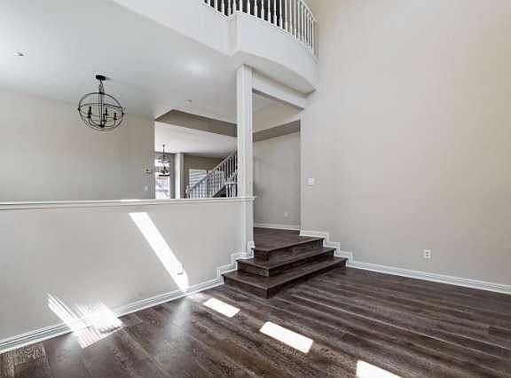 3rd image of 4755 Mascagni St