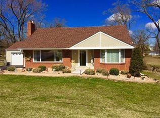 10229 E Watson Rd, Saint Louis, MO 63127