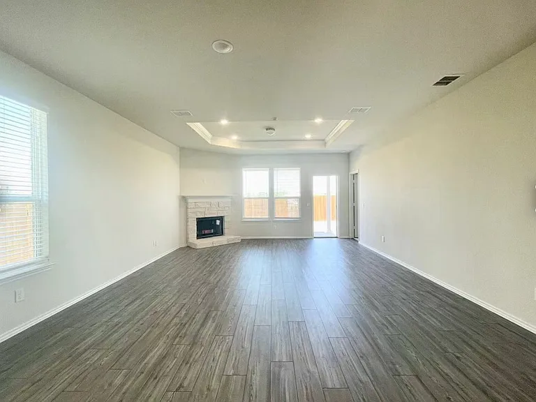 1009 Briarbush Ct — Photo 5