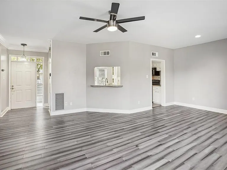 1725 Enterprise Ave — Photo 4