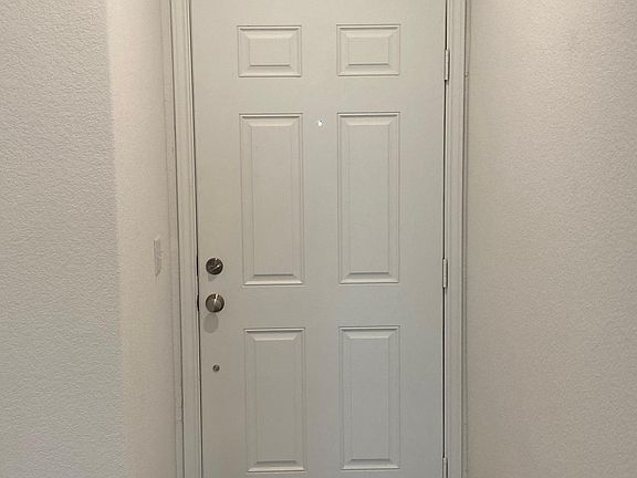 4th image of 337 Escondido Cir