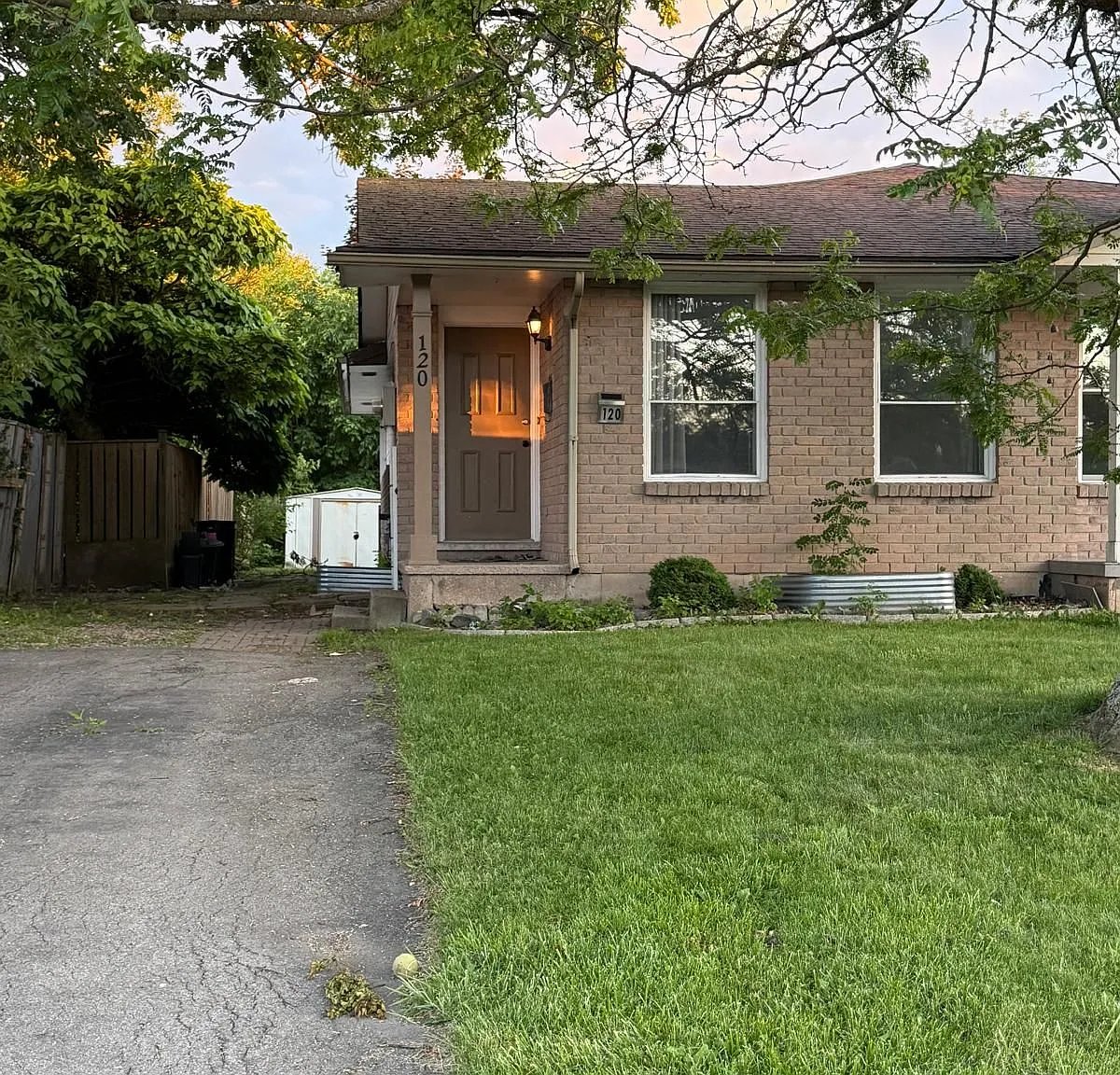 6 bed, $1,800 — Photo 1