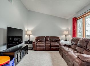 18433 153rd St, Basehor, KS 66007