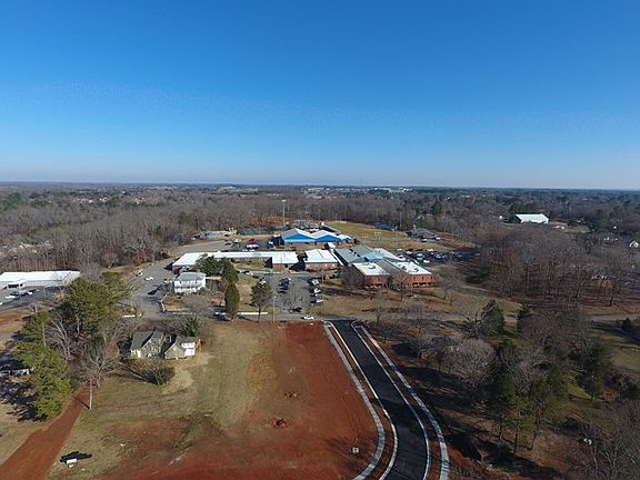 4th image of 106 Willowbrook Dr
