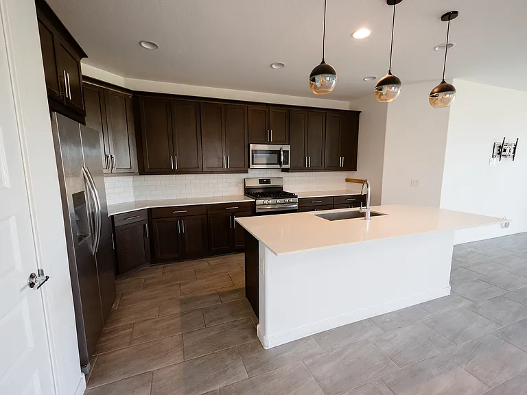 6910 S 12th Pl — Photo 9