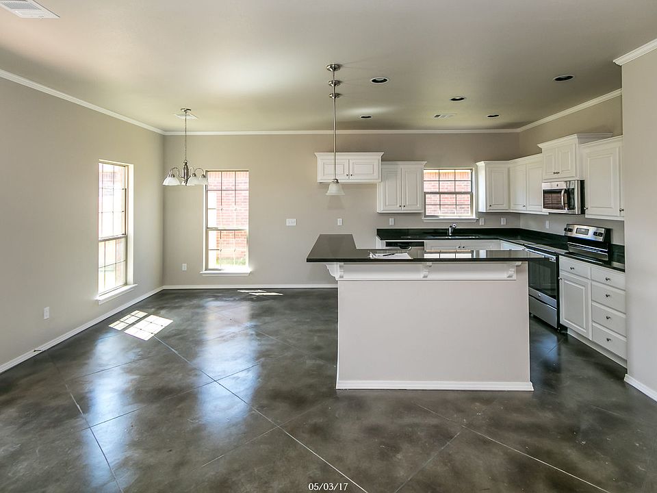 2nd image of 7915 Crestline Dr