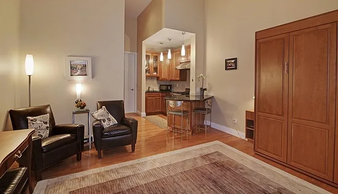 Rented by R New York | media 35