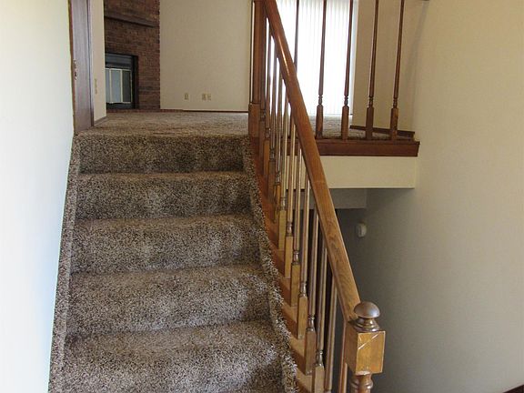 4th image of 1428 E Beloit Ave