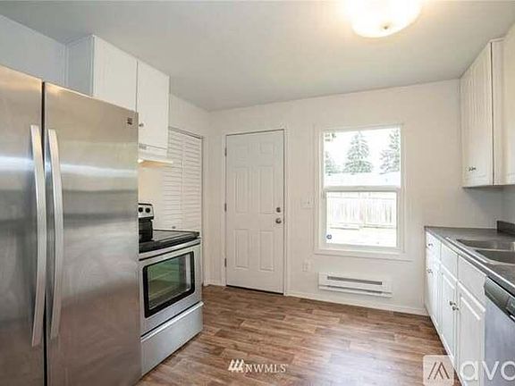 5th image of 10608 Sheridan Ave S