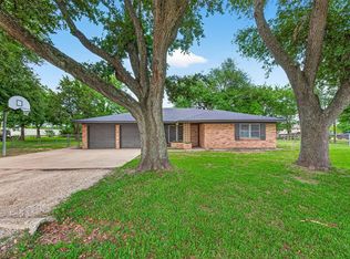 9219 Kostelnik St, Needville, TX 77461