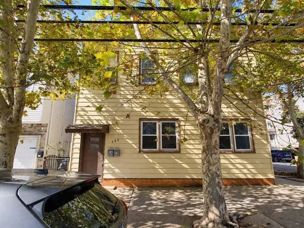 133 Avenue F #1, Bayonne, NJ 07002