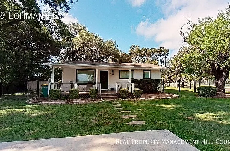 269 Lohmann St — Photo 1