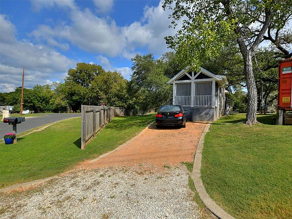 3rd image of 1702 Saracen Rd