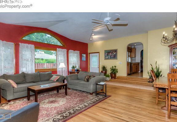 Entrance / main living & dining room