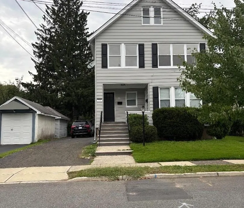 53 Genevieve Ave #2