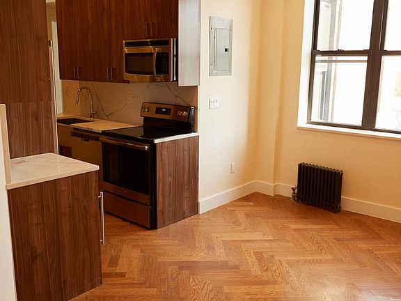 4th image of 941 Washington Ave #445
