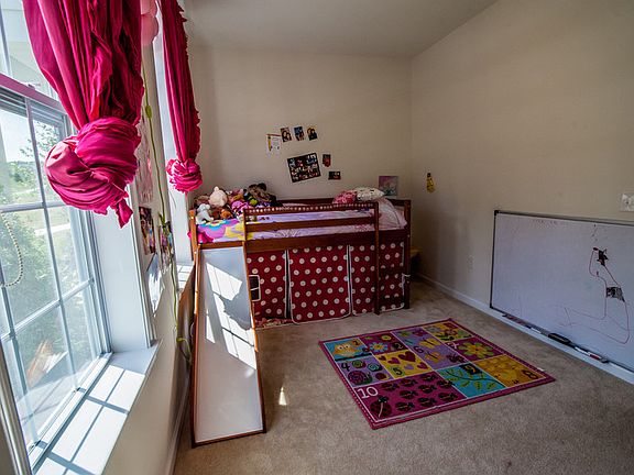 Bedroom : Second bedroom with full bathroom and walk in closet