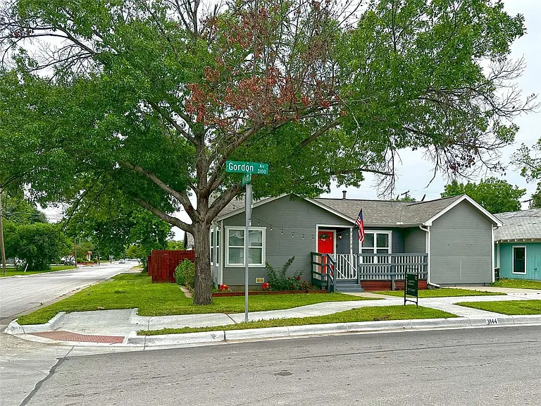 3144 Gordon Ave — Photo 3