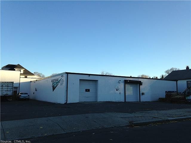 2nd image of 690 Main St