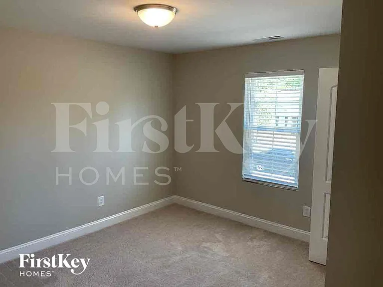 2041 Samantha Dr — Photo 15