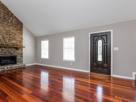 2nd image of 6840 Briarwood Dr