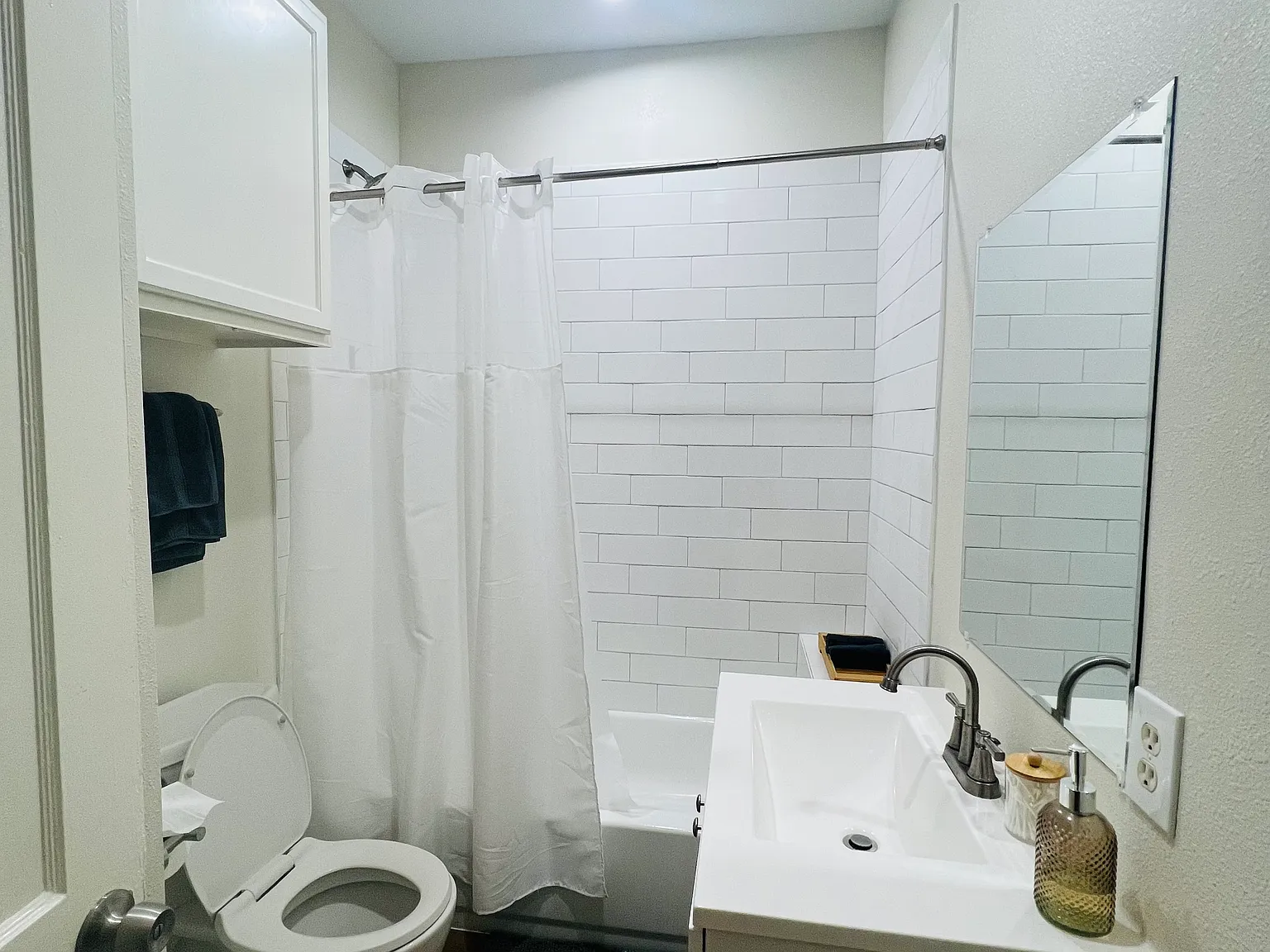 4 bed, $4,800 — Photo 2