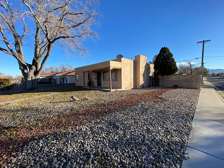 1200 Stanford Dr NE — Photo 5