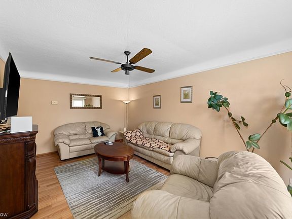 3rd image of 18501 Ponciana Ave