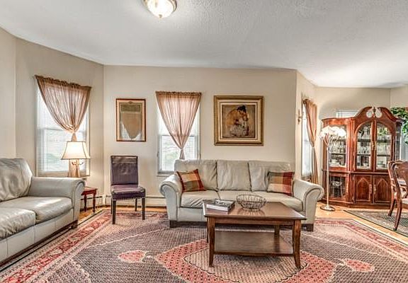 4th image of 10 3rd St #1